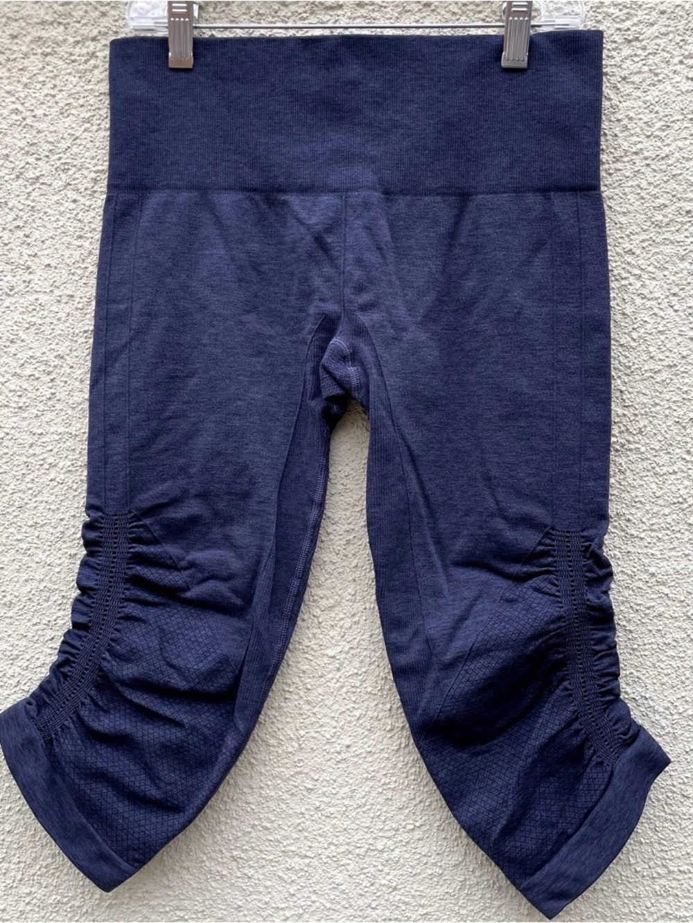 Lululemon “In the Flow” Seamless Work Out Crops